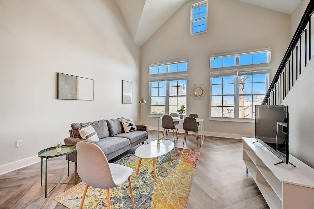 Photo of Livingroom in Olde Towne East