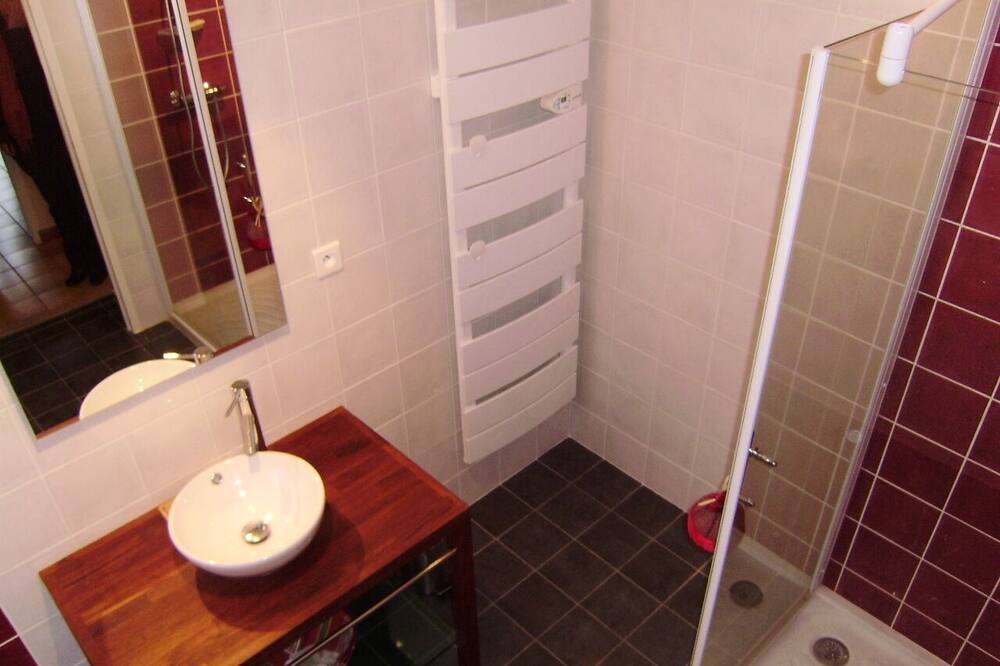 Photo of Bathroom in Saint-Etienne-les-Orgues