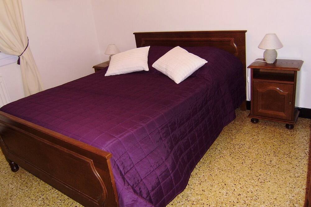 Photo of Bedroom in Saint-Etienne-les-Orgues