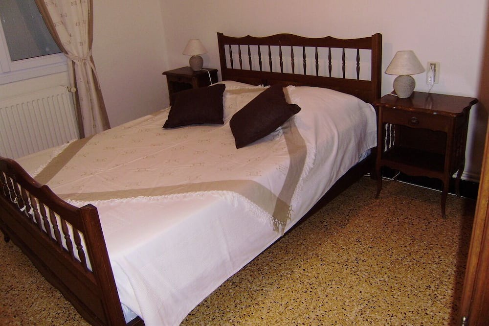 Photo of Bedroom in Saint-Etienne-les-Orgues