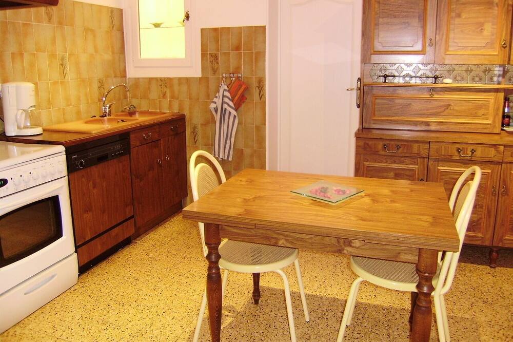 Photo of Kitchen in Saint-Etienne-les-Orgues