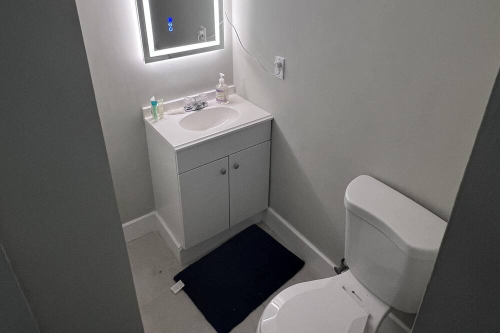 Photo of Bathroom in Croissant Park