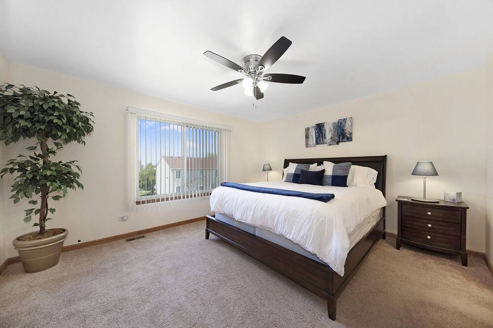 Photo of Bedroom in Romeoville