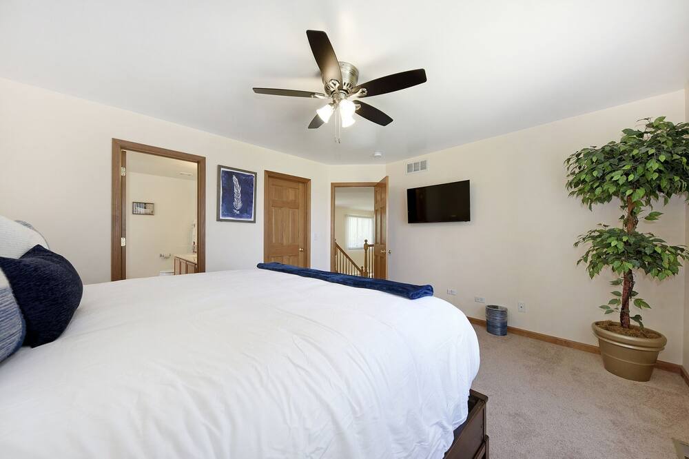 Photo of Bedroom in Romeoville