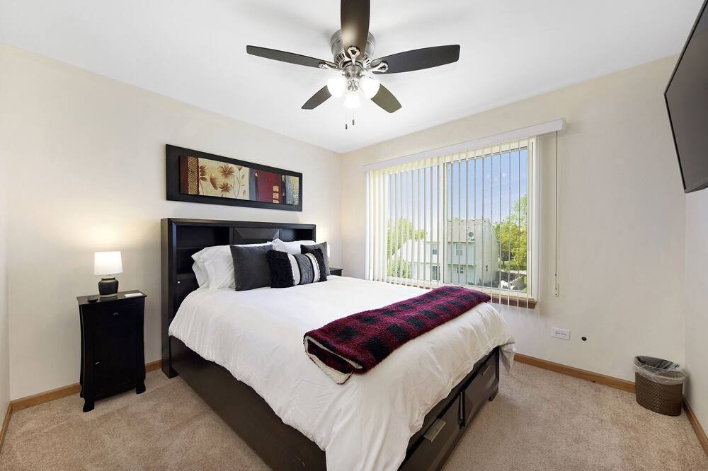 Photo of Bedroom in Romeoville