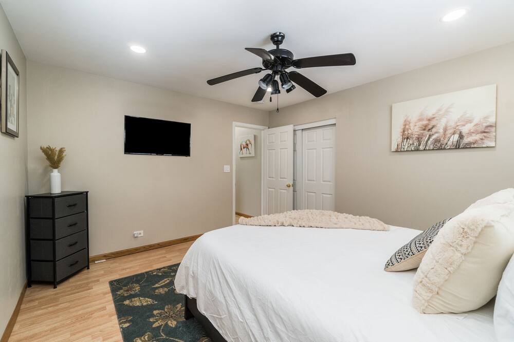 Photo of Bedroom in Schaumburg