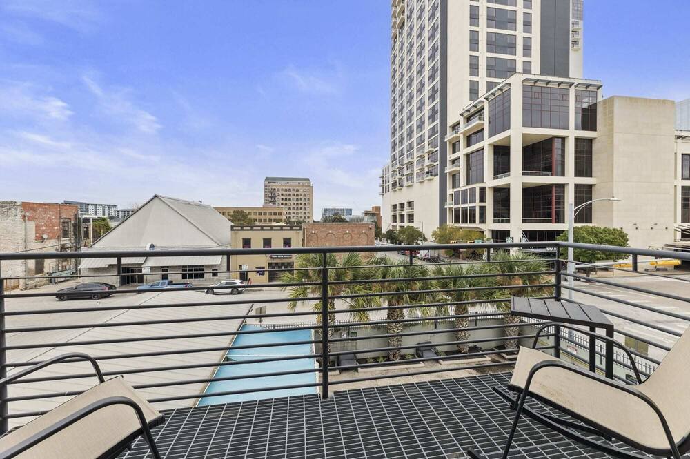 Photo of Patio Balcony in Downtown Austin