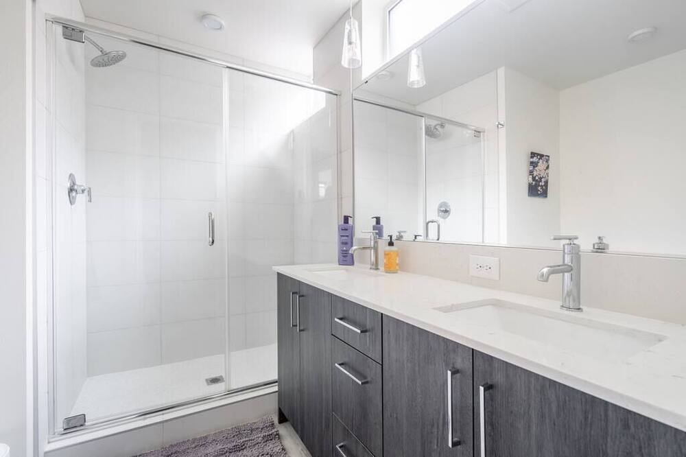 Photo of Bathroom in Roosevelt