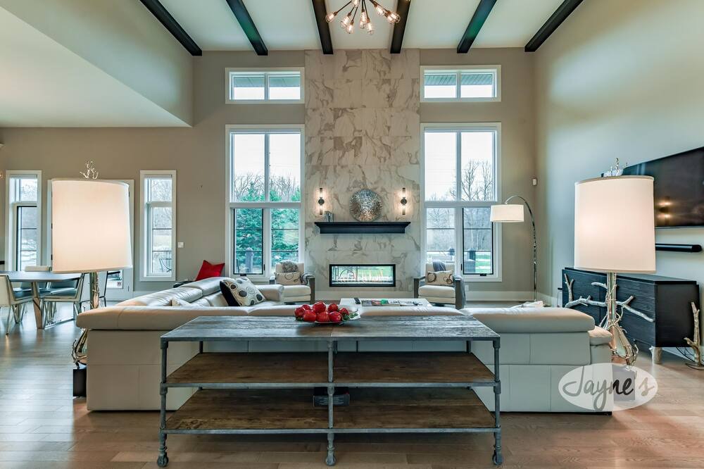 Photo of Livingroom in Glen Huron