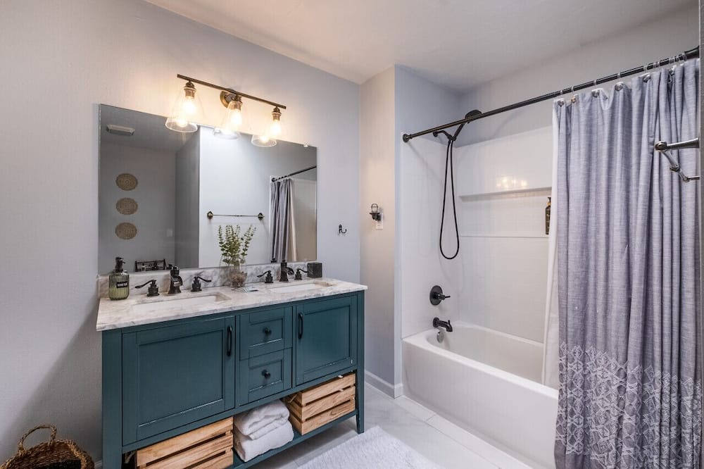 Photo of Bathroom in Northeast Heights