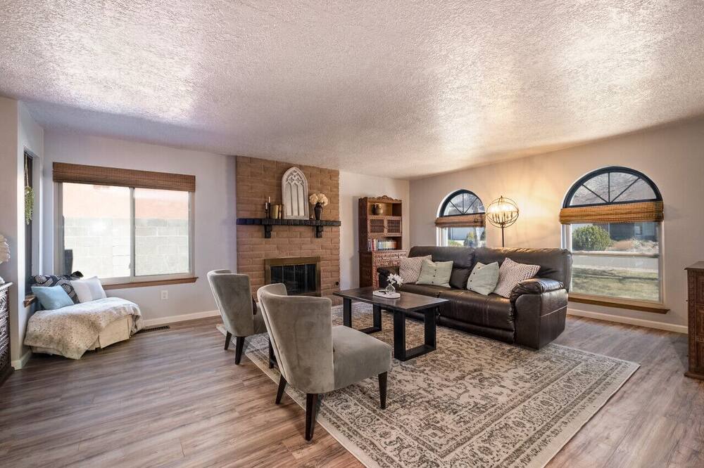 Photo of Bedroom in Northeast Heights
