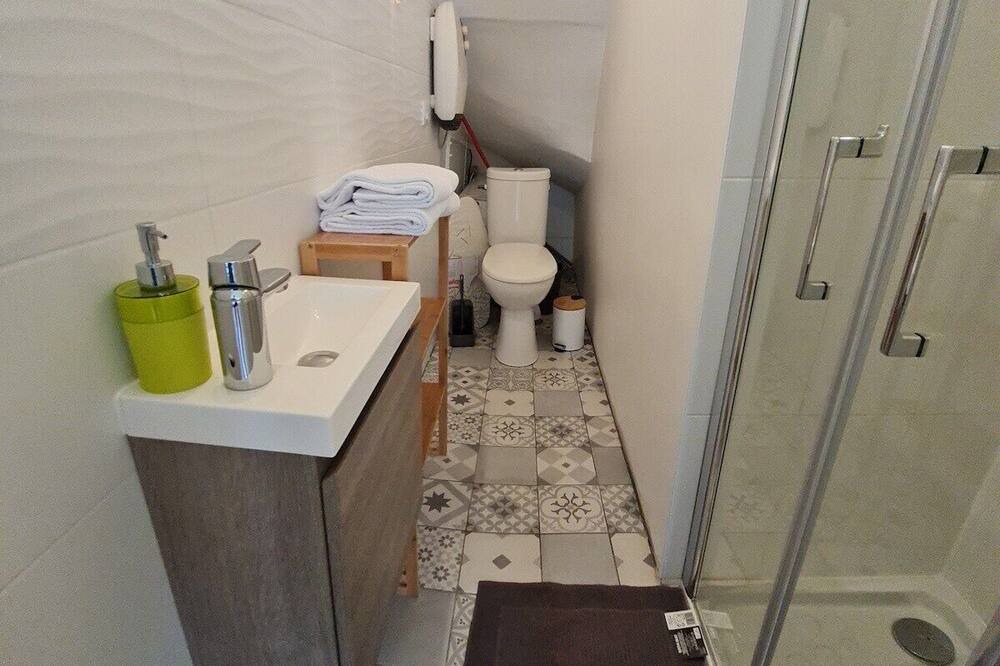 Photo of Bathroom in Villenave-d'Ornon