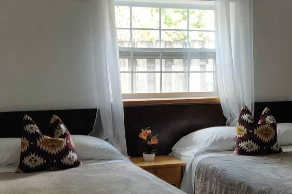 Photo of Bedroom in Oakland Park