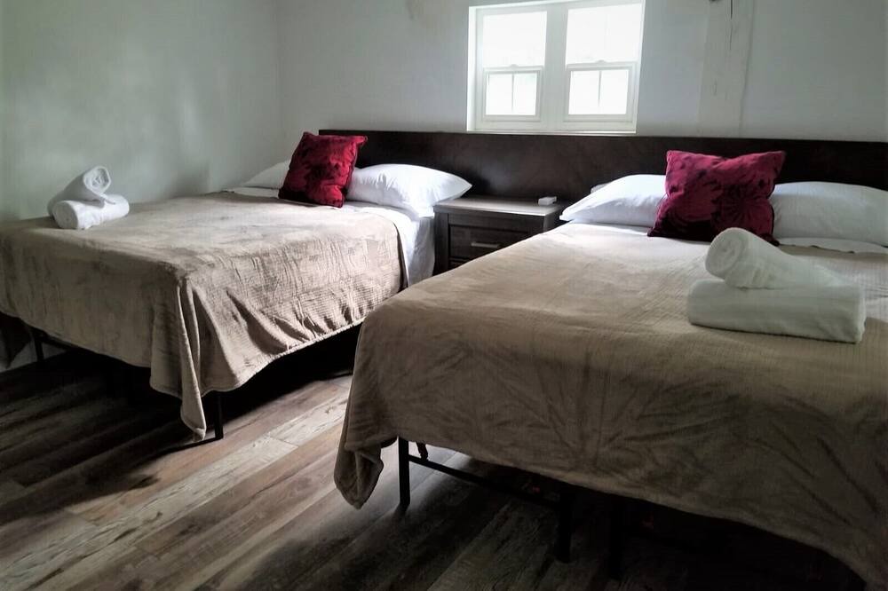 Photo of Bedroom in Oakland Park