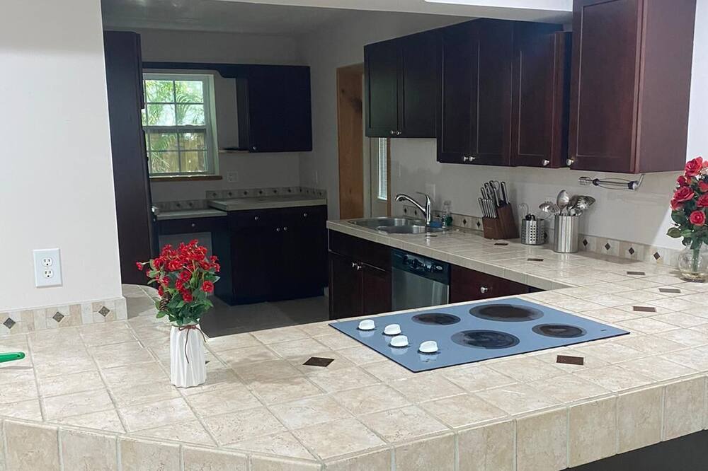 Photo of Kitchen in Oakland Park
