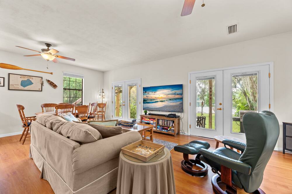 Photo of Livingroom in Hawthorne