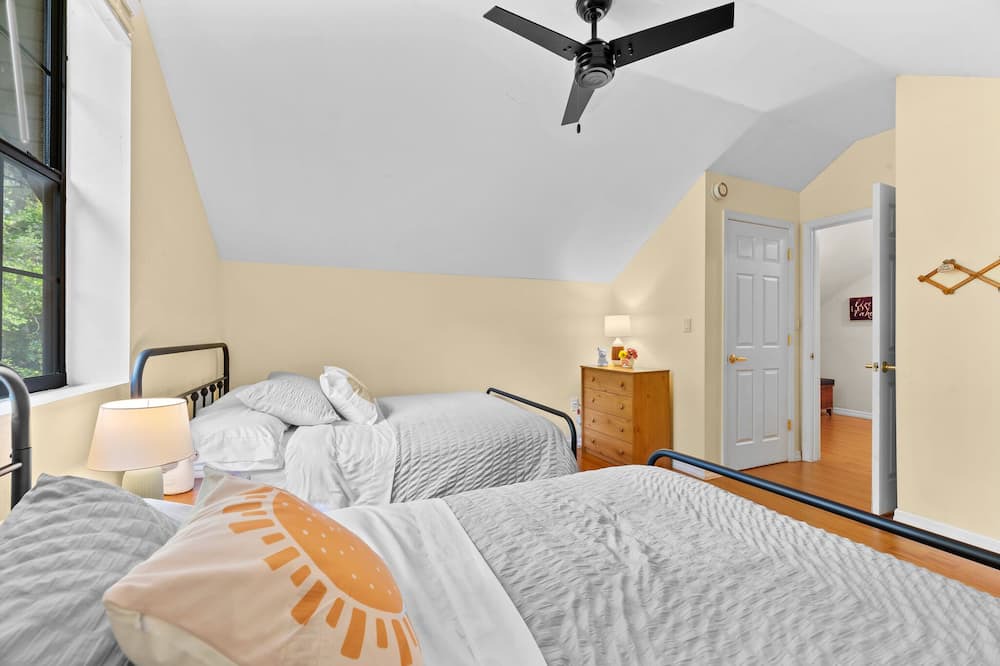 Photo of Bedroom in Hawthorne