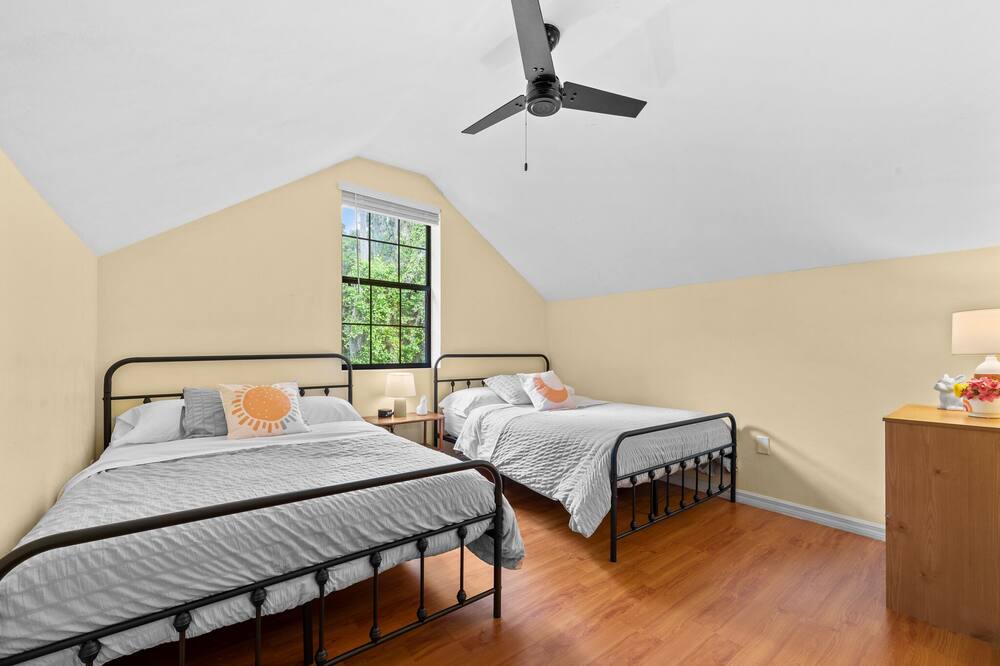 Photo of Others in Hawthorne