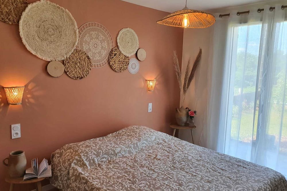Photo of Bedroom in Saint-Remy-la-Varenne