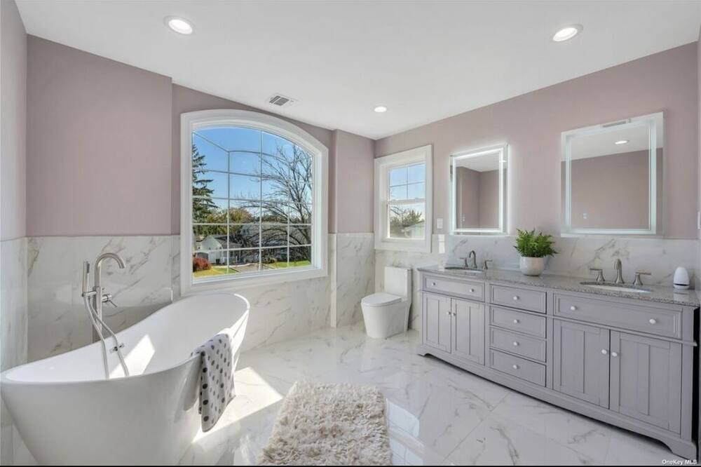 Photo of Bathroom in Levittown