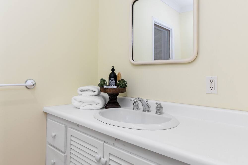 Photo of Bathroom in Cecebe