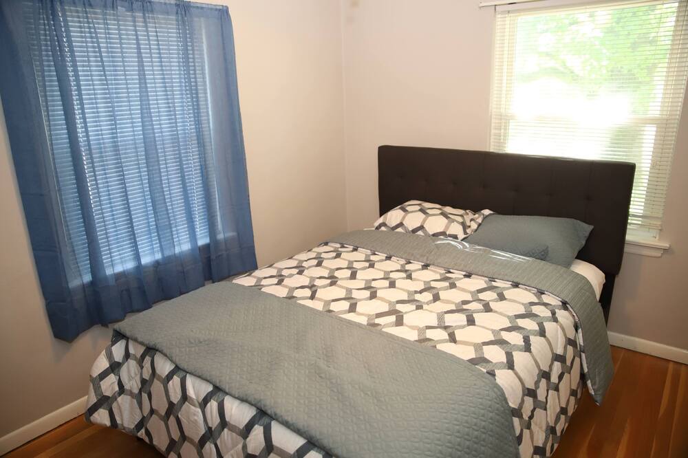 Photo of Bedroom in Ferguson