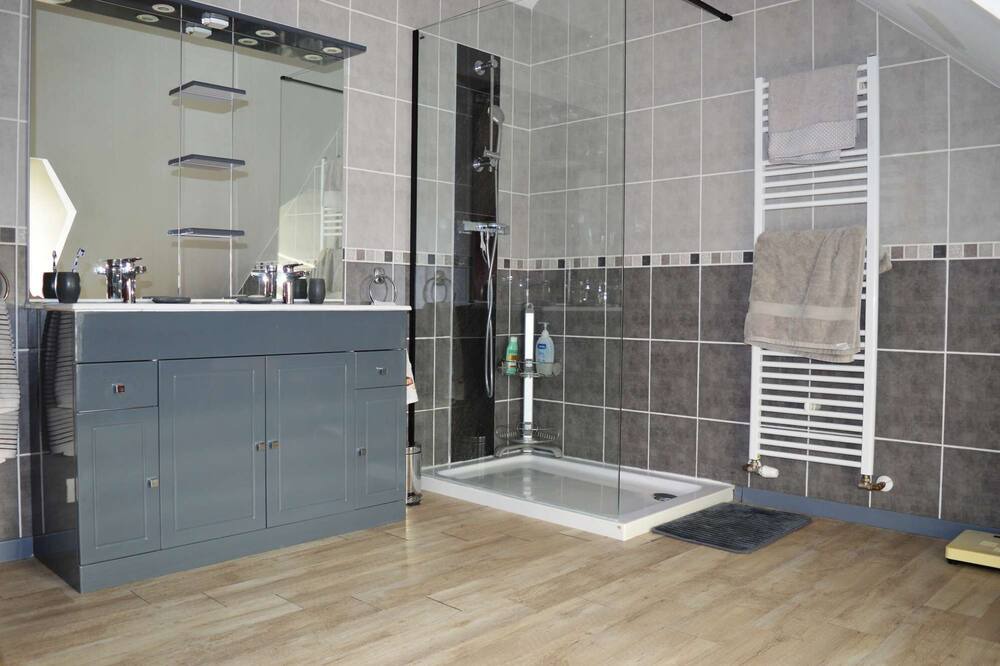 Photo of Bathroom in Banville