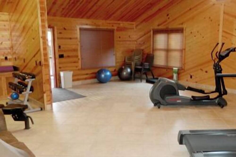 Photo of Bedroom in White Oak Lodge