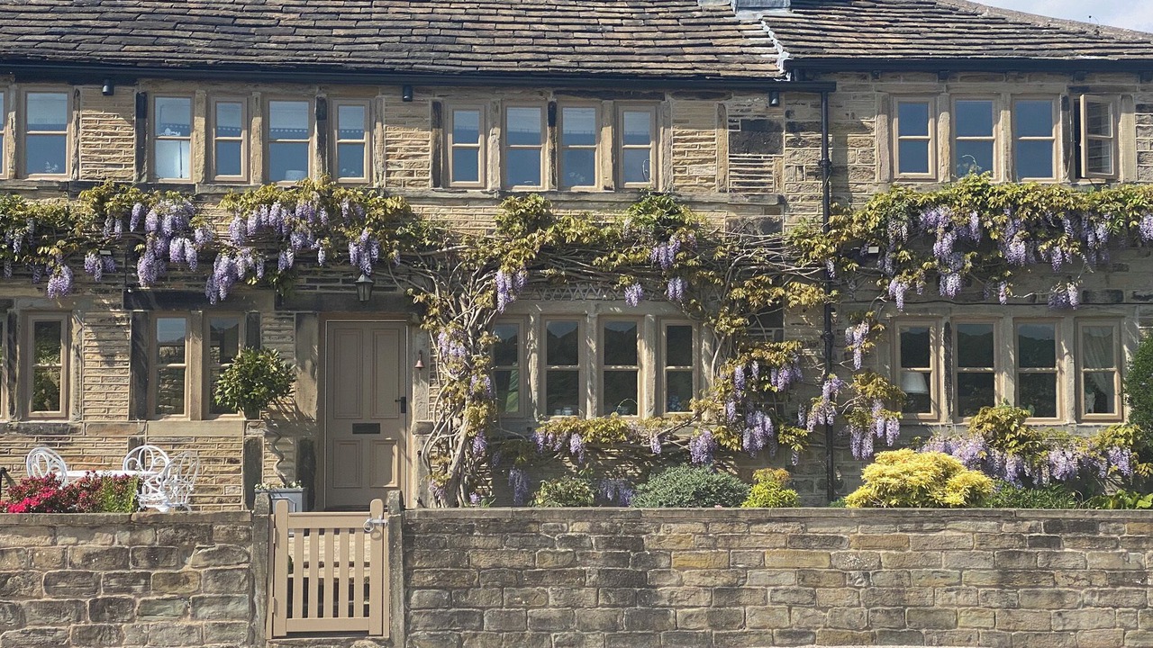 Photo of Outdoor in Almondbury