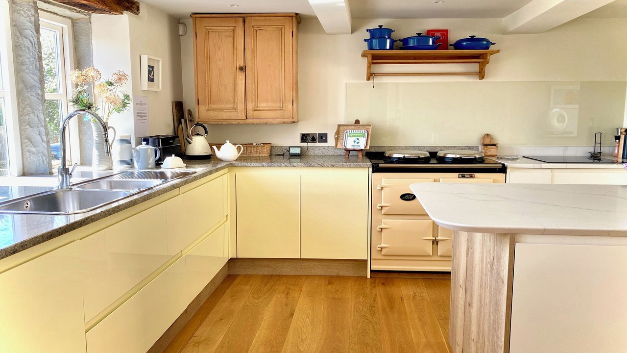 Photo of Others in Almondbury