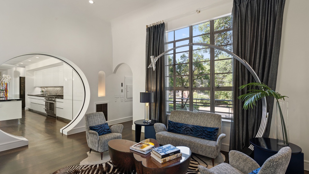 Photo of Livingroom in West Campus