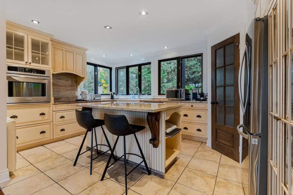 Photo of Kitchen in Sainte-Marcelline-de-Kildare