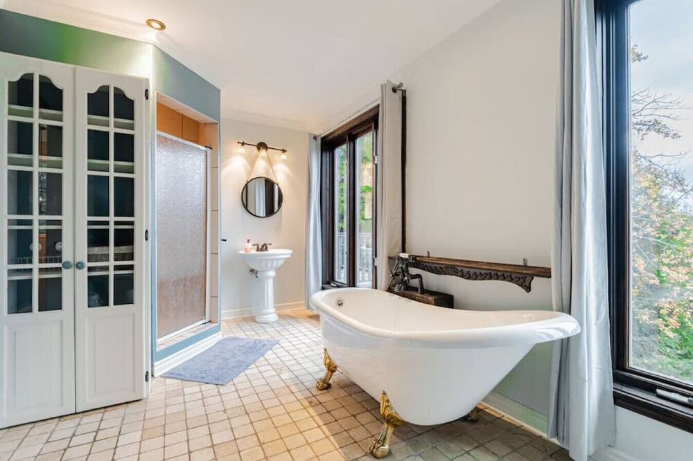 Photo of Bathroom in Sainte-Marcelline-de-Kildare