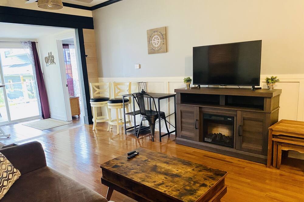Photo of Livingroom in Fox Lake
