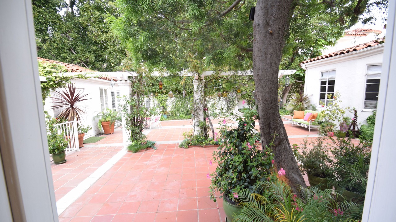 Photo of Outdoor in Pico - Robertson