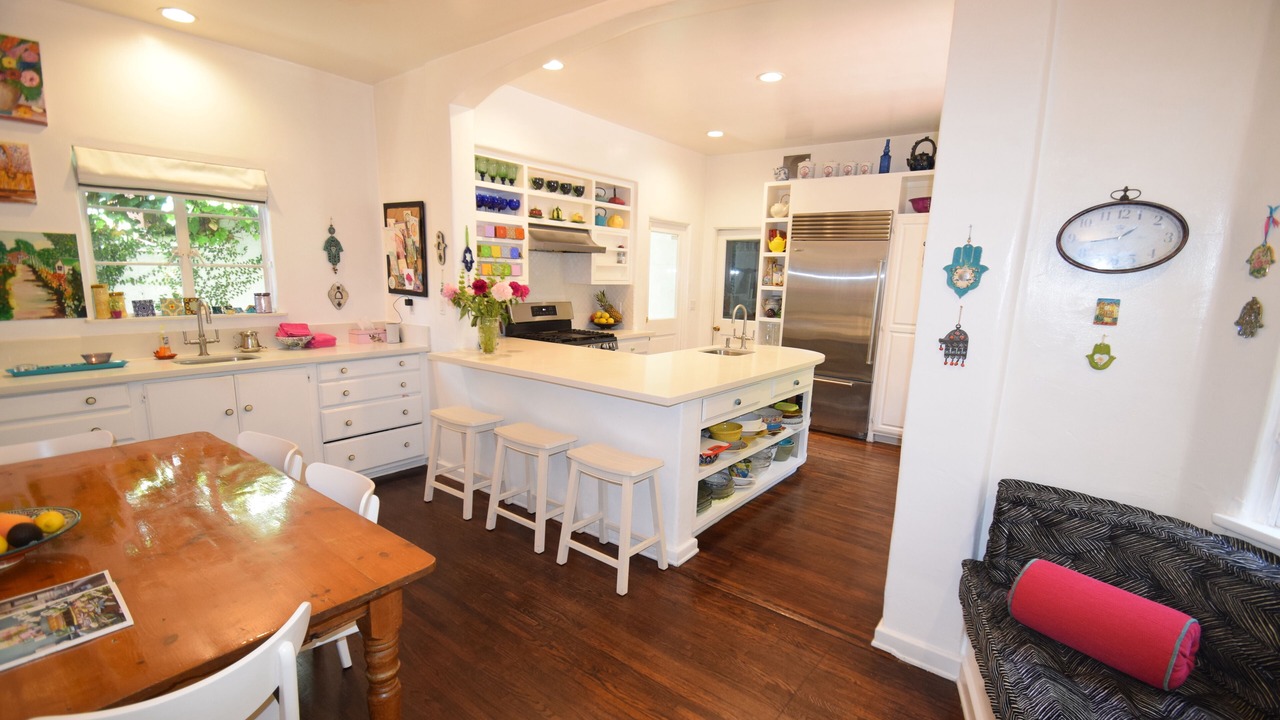 Photo of Kitchen in Pico - Robertson