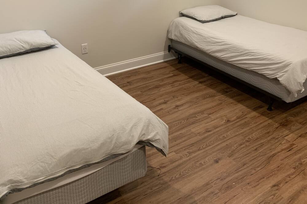 Photo of Bedroom in Teaneck