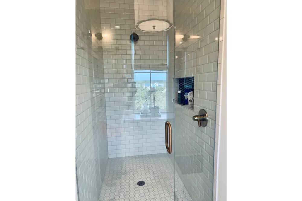Photo of Bathroom in Eufaula