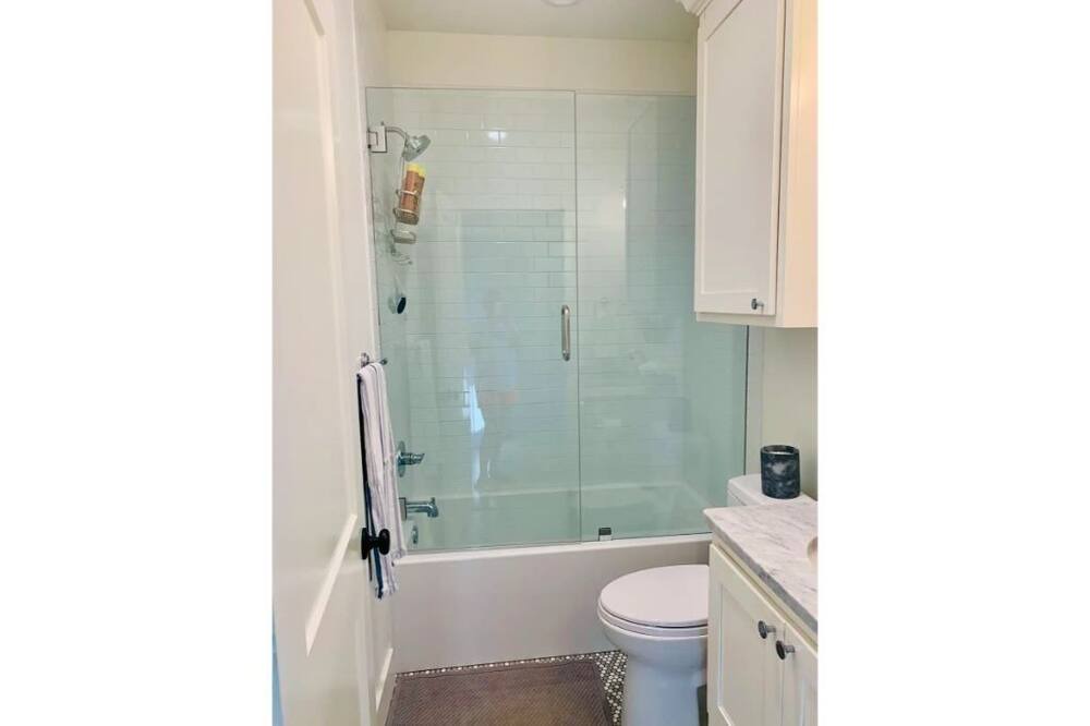 Photo of Bathroom in Eufaula