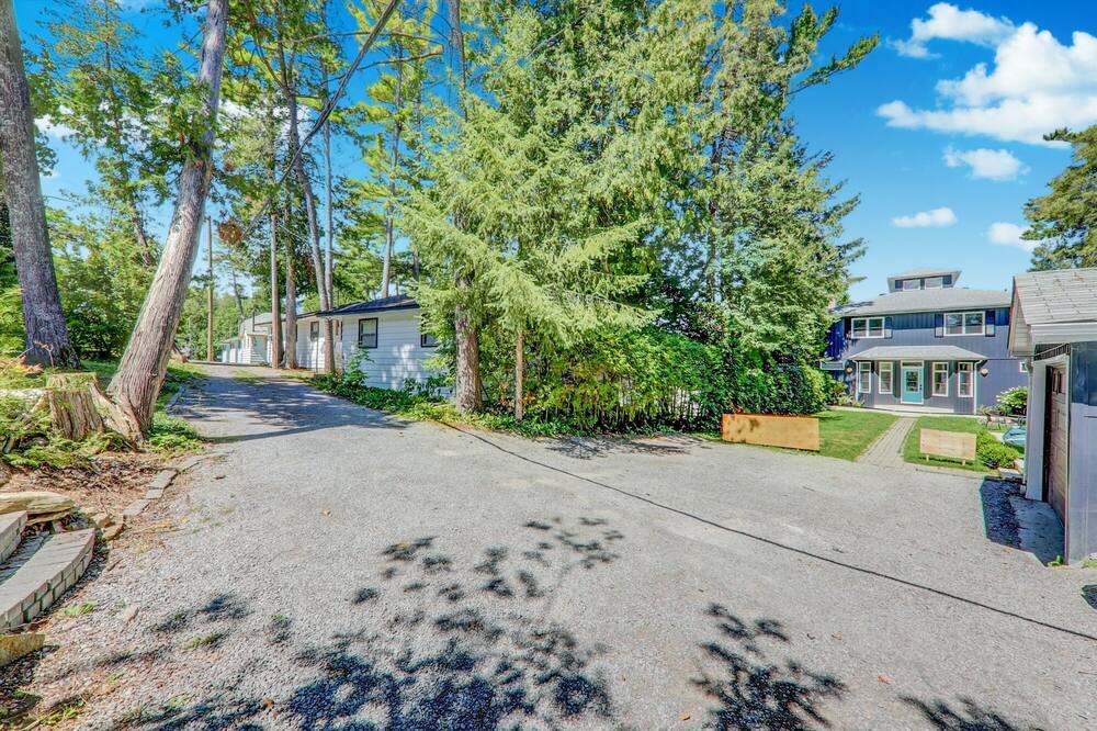 Photo of Outdoor in Rosedale