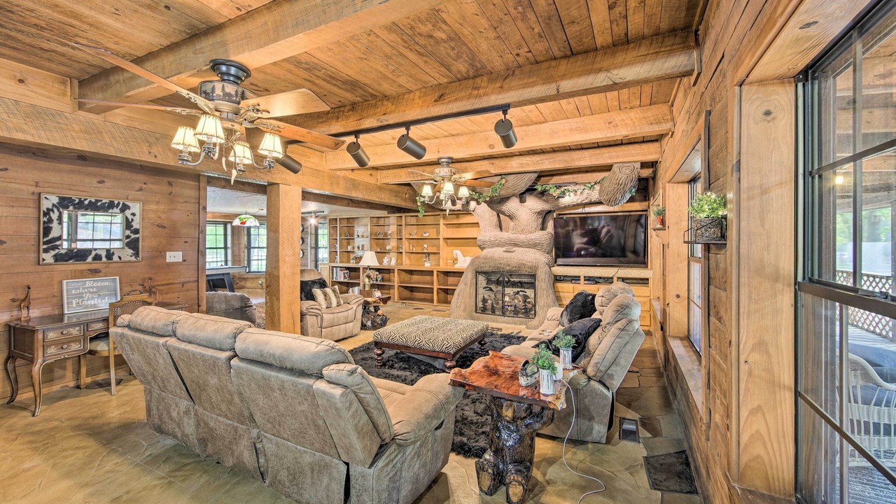 Photo of Livingroom in Flint
