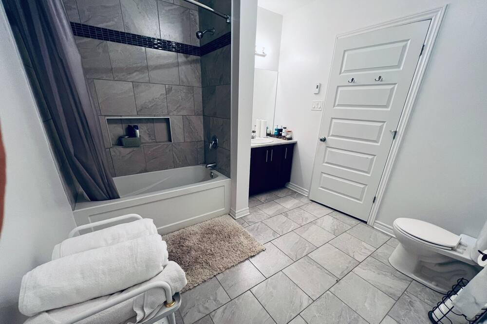 Photo of Bathroom in Aylmer