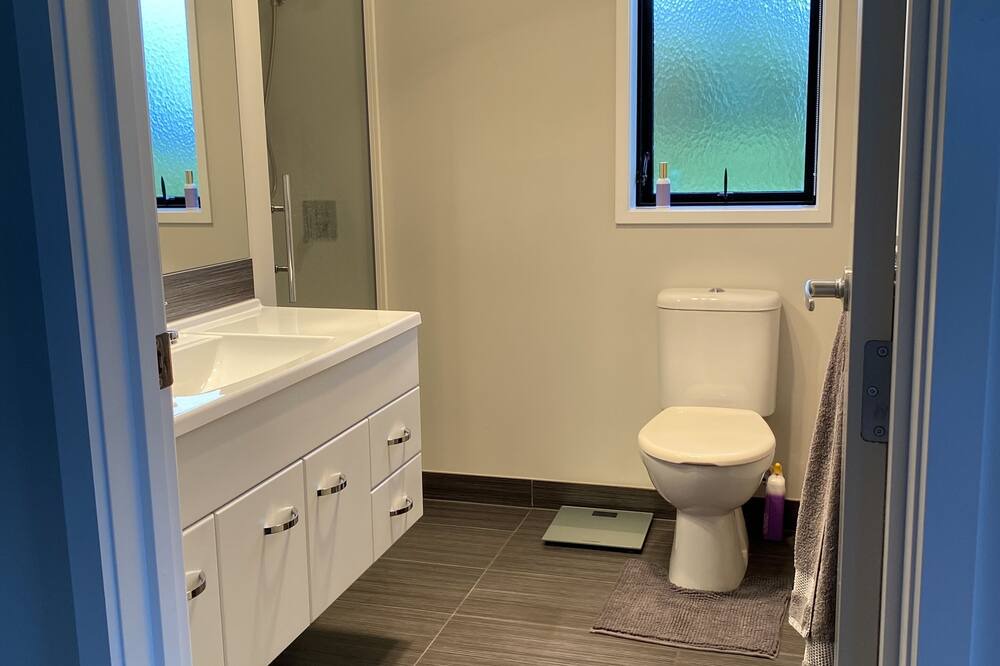 Photo of Bathroom in Kihikihi