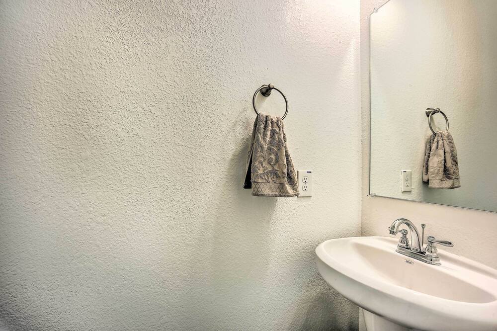 Photo of Bathroom in Porter