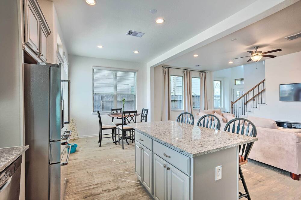 Photo of Kitchen in Porter
