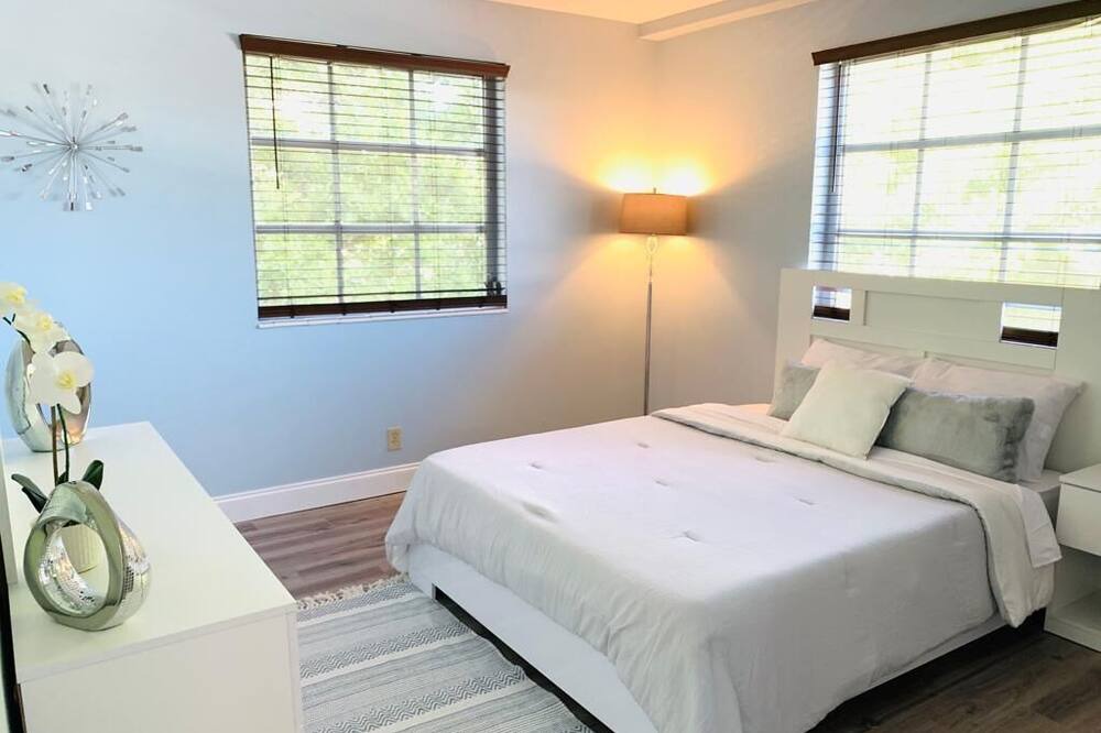 Photo of Bedroom in Harbor Beach