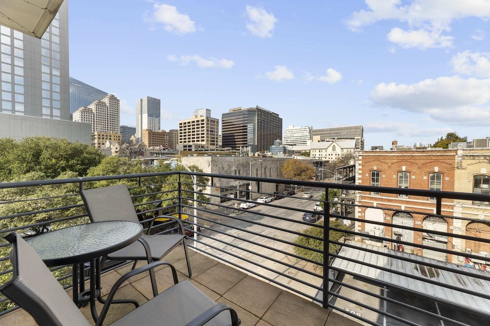 Photo of Patio Balcony in Downtown Austin