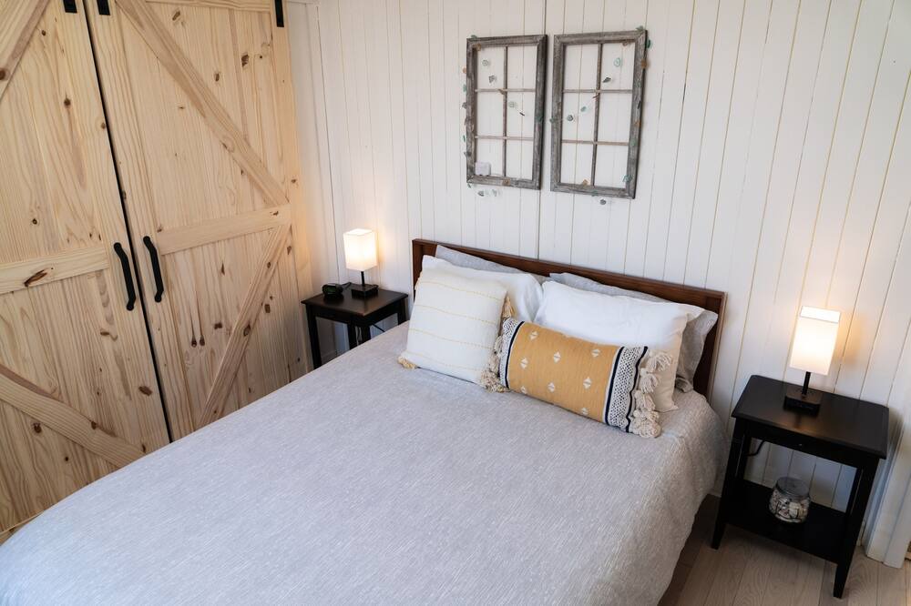 Photo of Bedroom in Central Elgin