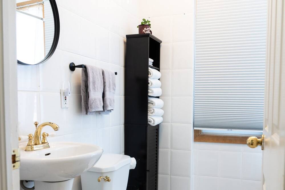 Photo of Bathroom in Central Elgin