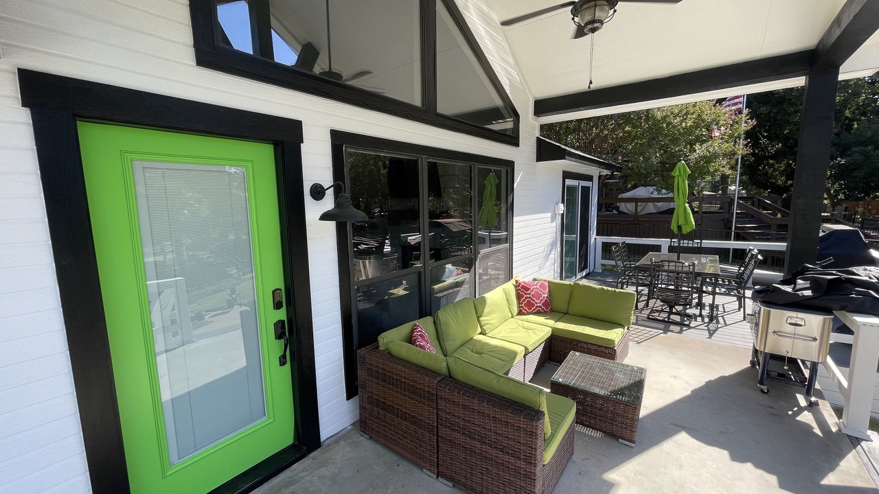 Photo of Patio Balcony in Enchanted Oaks